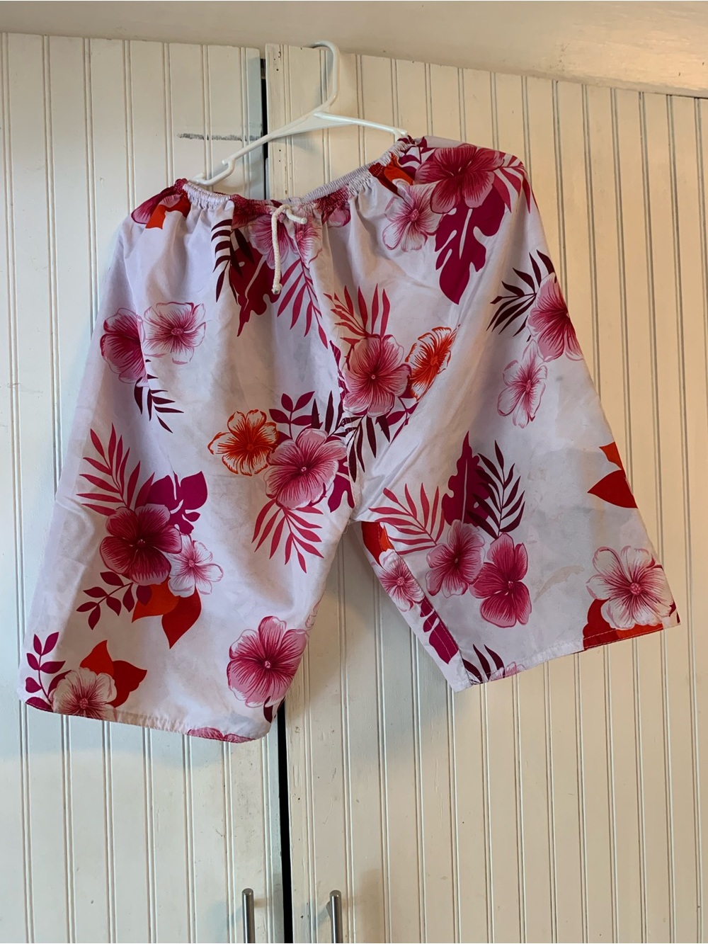 Women's Floral Elastic-Waist Bermuda Shorts - Pink & Red